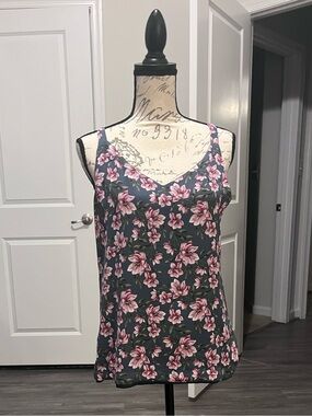 White House Black Market blue Floral V-Neck reversible tank